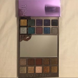Urban Decay NEVER USED BEAUTIFUL EYESHADOW PALLET